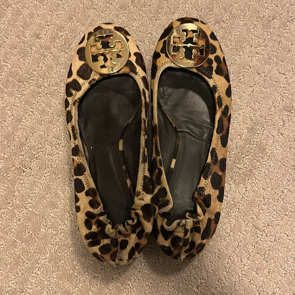 Size 8 Tory Burch- Minnie leopard hair flat